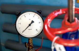 How Pressure Gauge Calibration Services Secure Pipeline Flow?